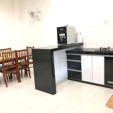 Ana Guest House Jalan Airport 콴탄 외부 사진